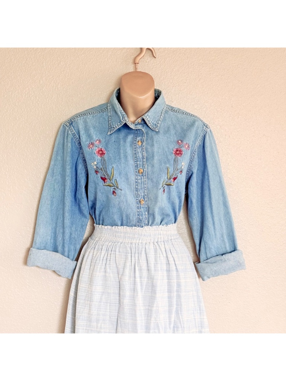 VTG 90s Cottagecore Grandmacore Floral Embroidered Denim Button-Down Shirt Sz M